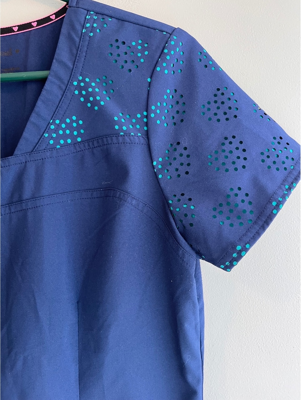 Women’s Heart and Soul Blue Nursing Scrub Top Small - Picture 5 of 8